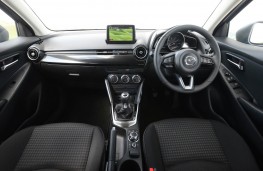 Mazda2 Black Edition+, dashboard